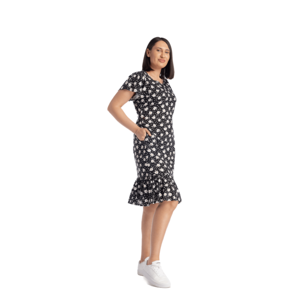 Rochie cu flori albe, volan si maneca cazuta - imagine 2